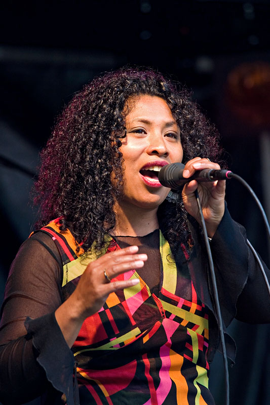  Monica Akihary Lagu Lagu